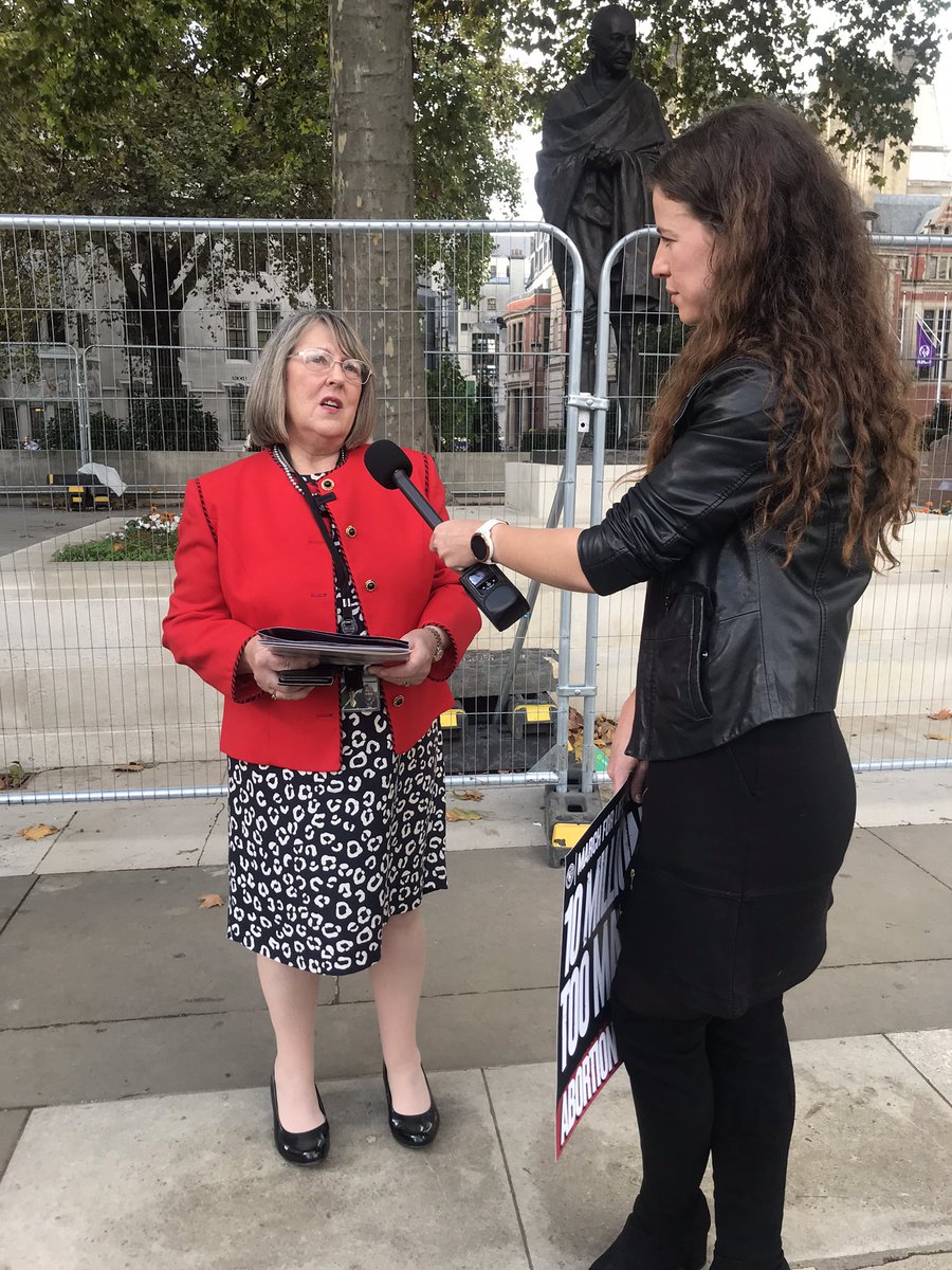 March4LifeUK's tweet photo. Fiona Bruce MP is here with us ‘I would like to thank everyone who has come to this silent witness’
#abortion #UK #lifefromconceptionnoexception #10milliontoomany #parliamentsquare https://t.co/vB8azRPdQN