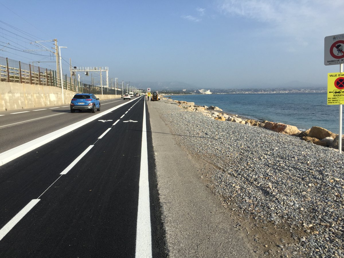 #vélo #niceàvélo #antibes #villeneuveloubet Quel plaisir de rouler le matin sur ce qui est, sans doute, l'une des plus belles PC de France. De Nice à Antibes, totalement sécurisée en longeant le bord de mer. Disons aussi les choses qd elles vont bien ! 🤨