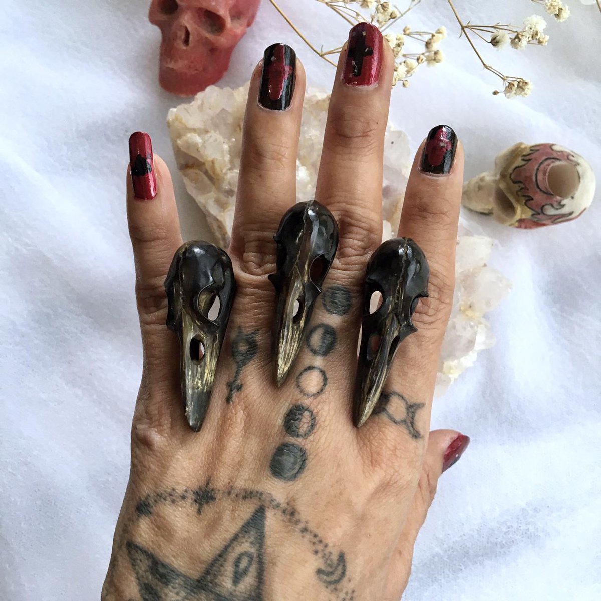 🎃 HALLOWEEN SPECIAL SALE 🎃

Raven skull pendant
hand carved from horn💀
Will be attached to a black leather cord

Raven skull size M
IDR 125k 
SPECIAL PRICE 100k

(Shipping price is not included yet)

DM us to purchase 🖤
instagram.com/p/CkDs_7BSeq1/…