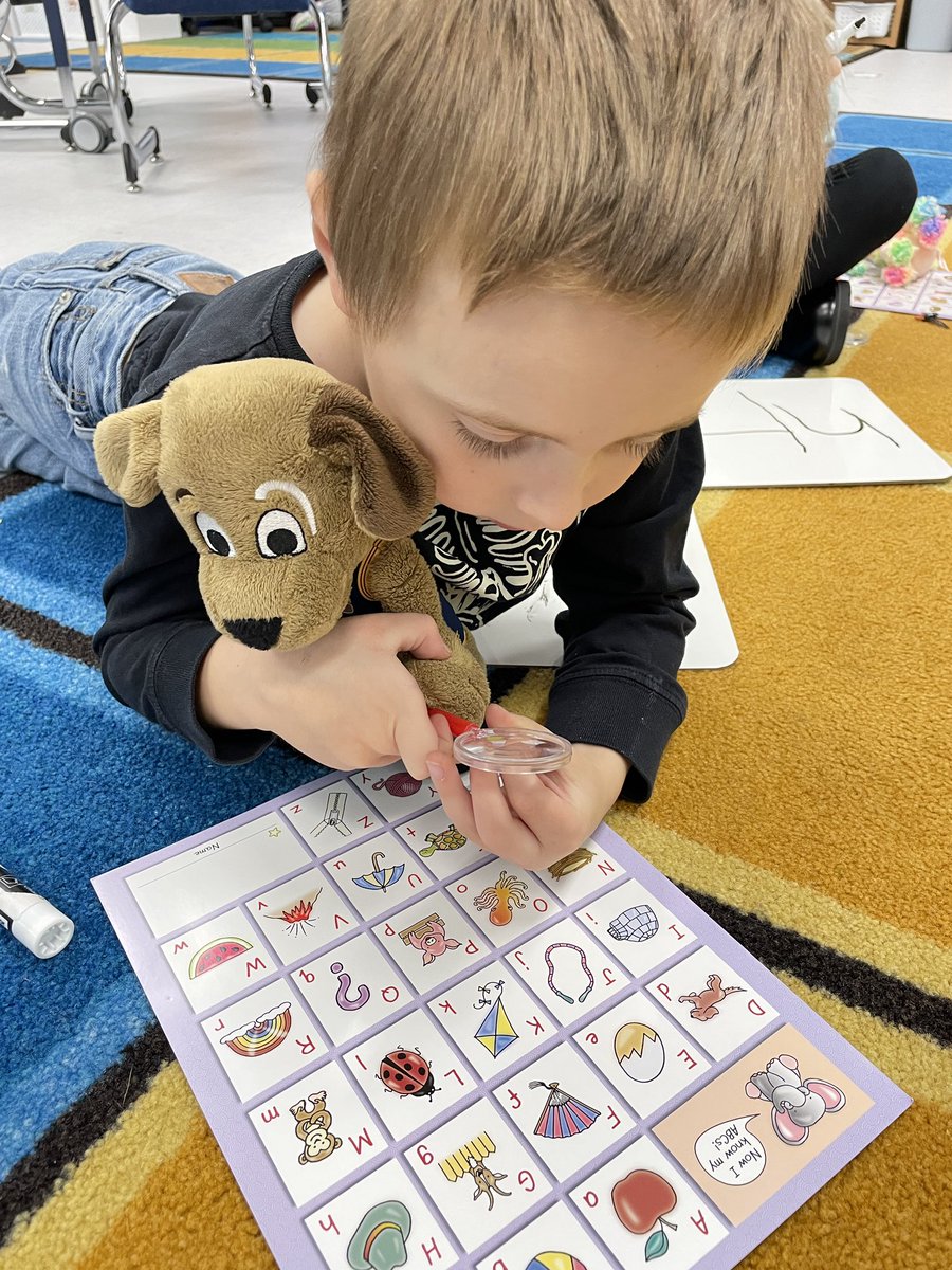 ReneeVarnum's tweet photo. We loved teaching our stuffies at ABC school today! #tcphonics https://t.co/bDIKqxbmiK