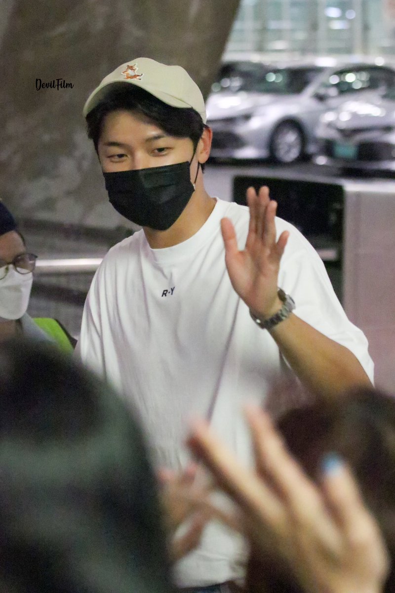 ยินดีต้อนรับสู่ประเทศไทยนะค้าบบบ🥰🥰

#WelcomeKMHtoThailand
#WelcomeKangMinHyuktoThailand
#KangMinHyuk #강밈혁 #คังมินฮยอก 
#강민혁 #CNBLUE
#BuddyBoys