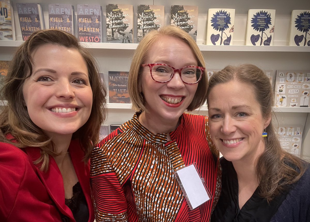Having fun at the Helsinki book fair with @turtschaninoff and Malin Klingenberg! @PushkinPress