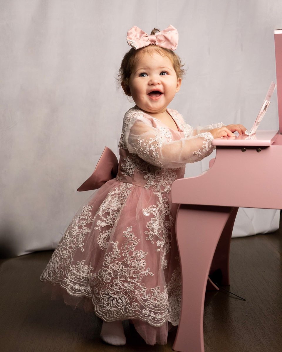 _cgarzaa's tweet photo. BIG 1. my beautiful girl. 💗🎀 https://t.co/OyLCSjWrgn