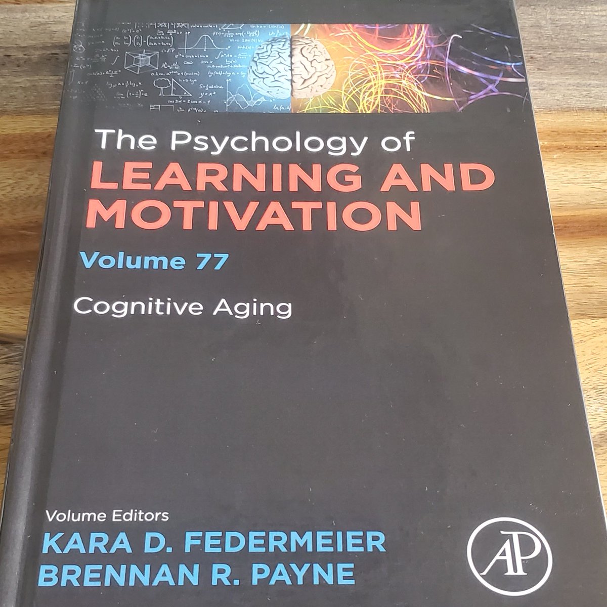 w/ @CABlabUIUC -- Latest Volume of Psychology of Learning and Motivation on #cognitiveaging w/ excellent contributions from <a href="/SuzanneDikker/">Suzanne Dikker</a>, @fabianimonica1, <a href="/SarahJBarber1/">Sarah Barber</a>, @ll_richmond, Liz Stine-Morrow, Lixia Yang, Julie Bugg, Derek Isaacowitz, and more! tinyurl.com/mm5f42j5