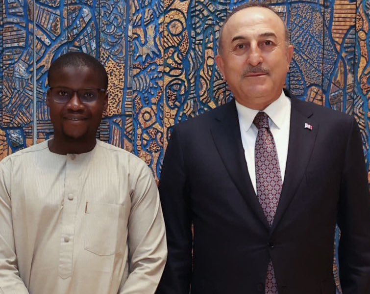 adam_abul's tweet photo. Anadolu Ajansı Afrika muhabiri olarak, Dışişleri Bakanı @MevlutCavusoglu’nun ülkem Gana’ya gerçektirdiği ziyareti takip etmekten onur duydum. 🇹🇷🇬🇭

Gana ziyaretinden kareler…😊

#Türkiye  #Ghana #Africa

@MFATurkiye https://t.co/cU6kHXxU1s