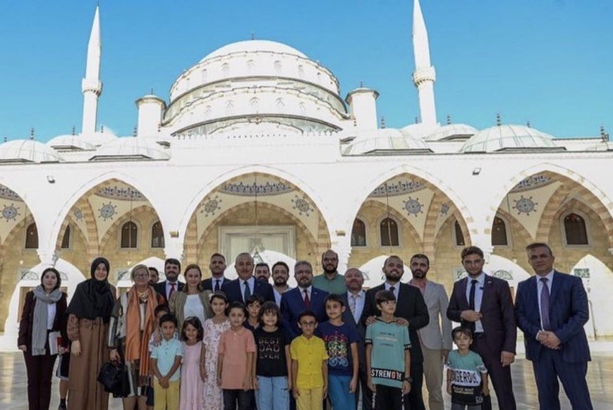 adam_abul's tweet photo. Anadolu Ajansı Afrika muhabiri olarak, Dışişleri Bakanı @MevlutCavusoglu’nun ülkem Gana’ya gerçektirdiği ziyareti takip etmekten onur duydum. 🇹🇷🇬🇭

Gana ziyaretinden kareler…😊

#Türkiye  #Ghana #Africa

@MFATurkiye https://t.co/cU6kHXxU1s
