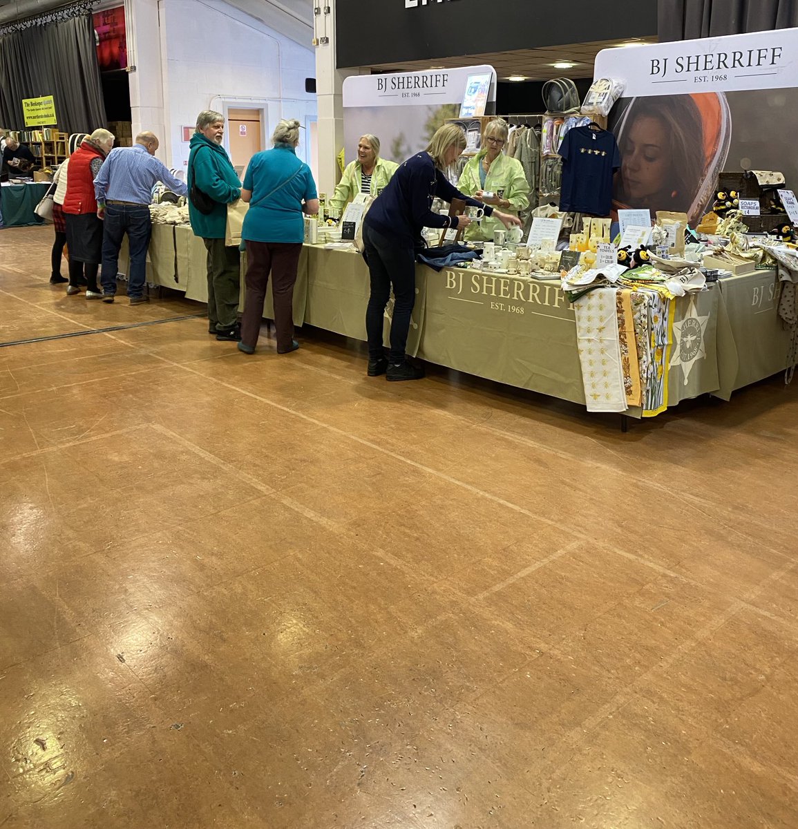 B_J_Sherriff's tweet photo. Day 1 of the National Honey Show, Sandown Park, Esher. A gréât variety of everything for the experienced, hobby or new beekeeper including workshops, lectures and trade stands 🐝@B_J_Sherriff #bees #beekeeping #beeshow #apiarist #honeybees #honeyshow https://t.co/elHMNIhd84