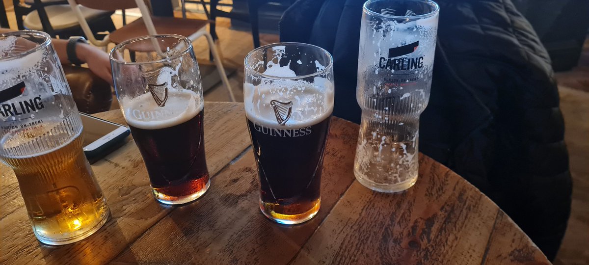 Tommy_Macinnes's tweet photo. @Chris_Stark @PeterCrouchPod @PeterCrouchPod @StatmanDave
What an evening of #EuropaLeague with some LAOUTS!
See you at Wembley lads!
Quick question how quickly can you down a pint? #crouchfest2 https://t.co/o9ZKcQR0yy