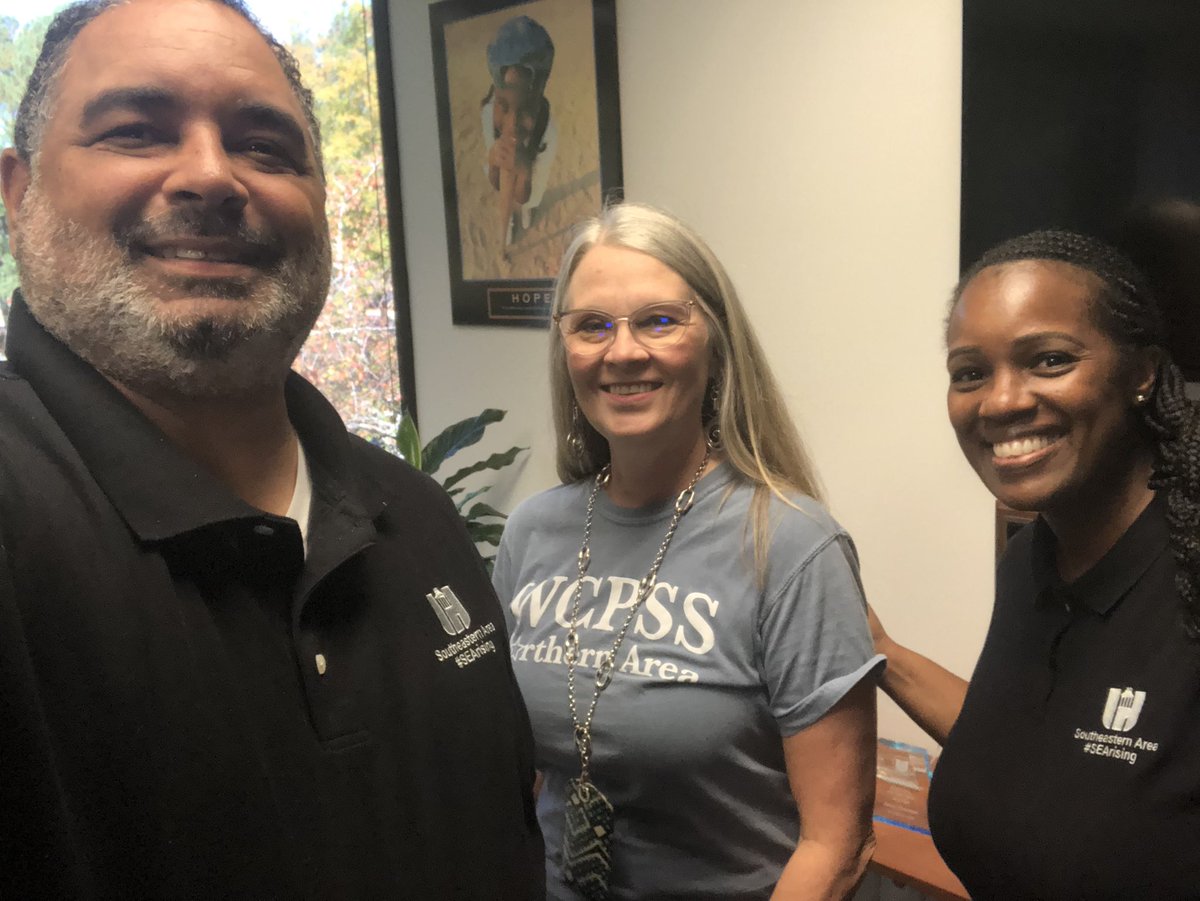 YolandasElias's tweet photo. We are all smiles! #WCPSSSpiritWeek https://t.co/WDCOCwsxDT