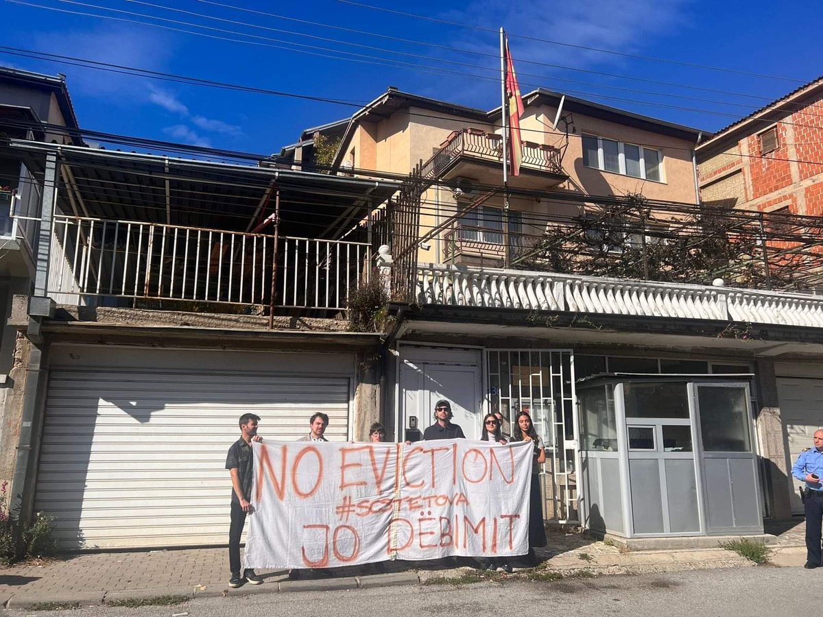 SpaceTetova's tweet image. Our friends from Prishtina with a message! ❤️ Termokiss

#SpaceTetova #SaveTheSpace #HapësiraJote #scstetova