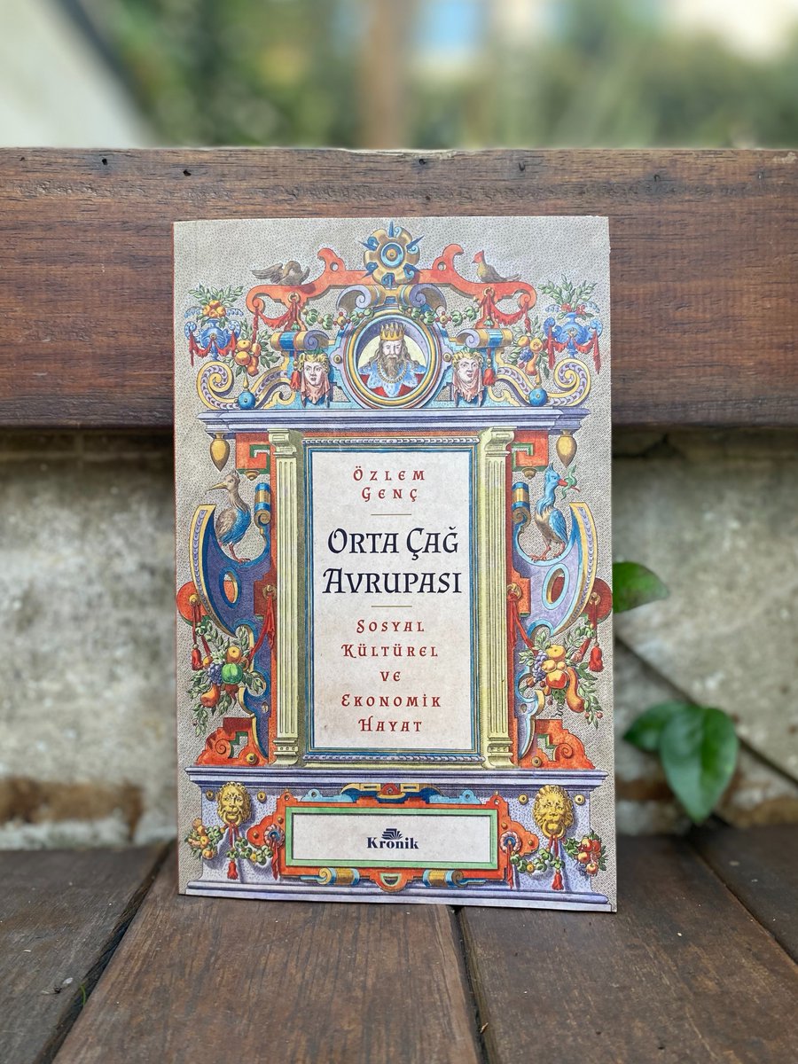 Güzel bir çekilişle karşınızdayız! Orta Çağ Avrupası'nın sosyal, kültürel ve ekonomik hayatını görseller eşliğinde, akıcı bir biçimde anlatan Özlem Genç Hoca'nın yeni eserini 3 kişiye hediye ediyoruz.

Çekilişe katılmak için bu paylaşımı RT ve hesabımızı takip etmeniz yeterlidir.