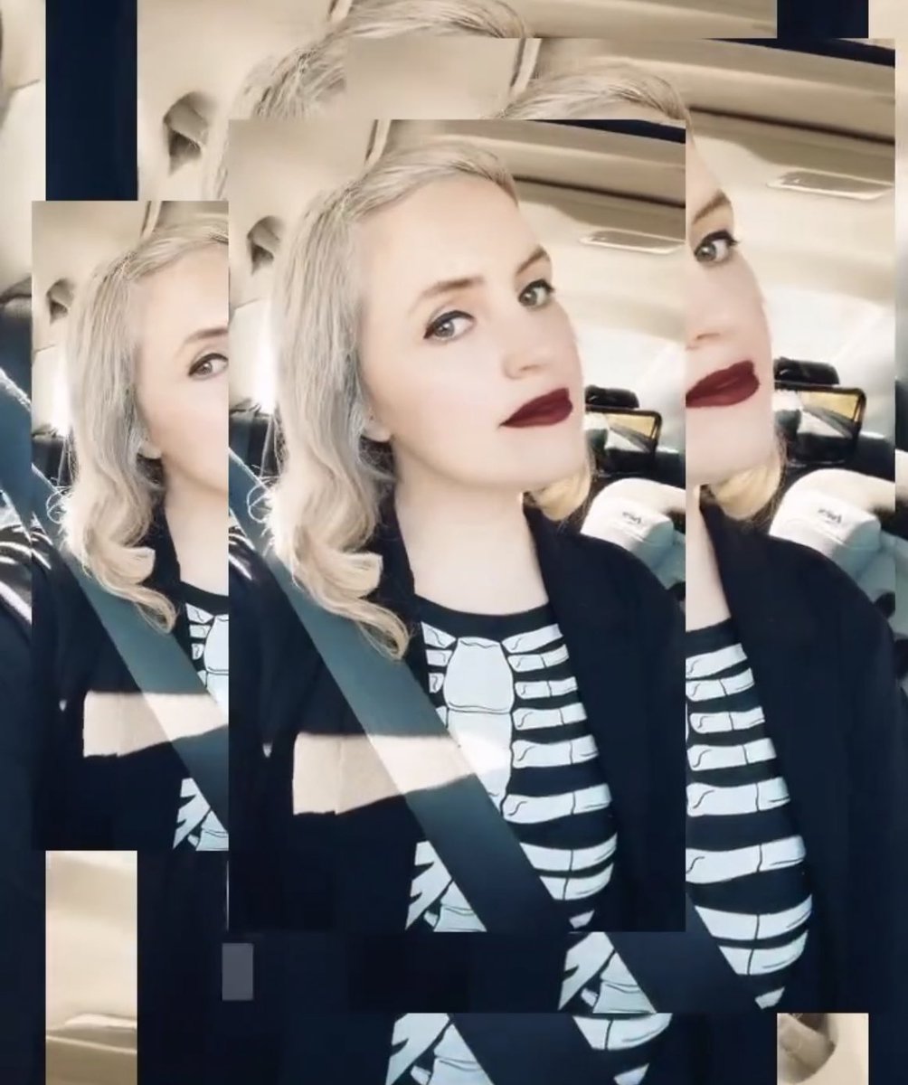 apdolan's tweet photo. It’s a v good day to be dressed like @phoebe_bridgers. #halloween https://t.co/w7lk5c39te