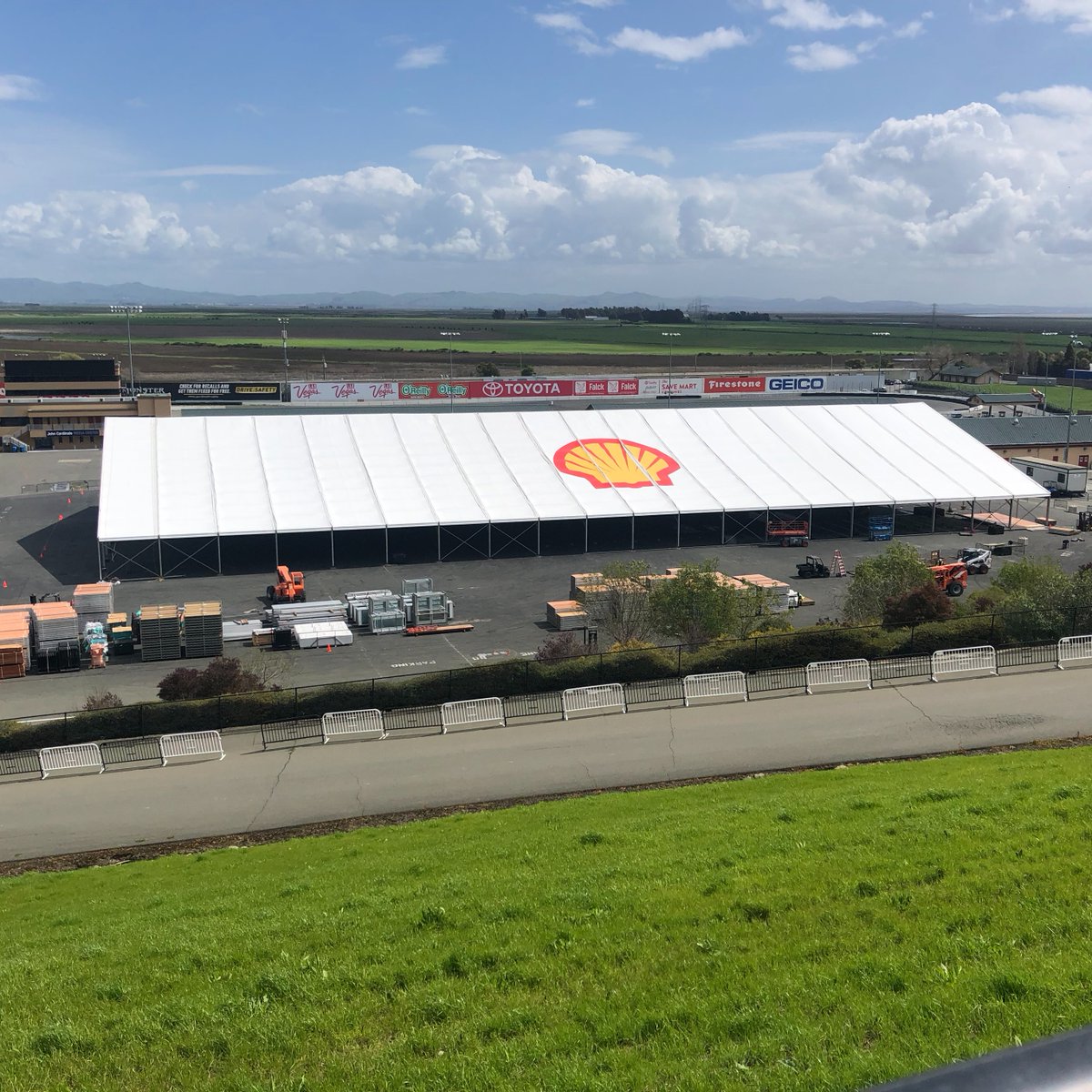 ADAPTIV_ss's tweet photo. In our world, bigger is always better.
Find all your ADAPTIV Structure Solutions today.
.
#ADAPTIV #Tents #Structures #BiggerisBetter #StructureTents #EventProfs #TentedEvents #Events #OutdoorEvents #CorporateEvents #LargeEvents #RosevilleCA #ADAPTIVStructureSolutions https://t.co/4v0CqjFADy