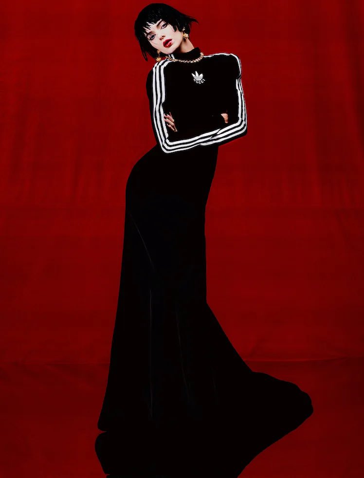 CoutureIsBeyond's tweet photo. Kendall Jenner by Rafael Pavarotti, W Magazine, 50th Anniversary Issue. https://t.co/PCLhSX4IFh