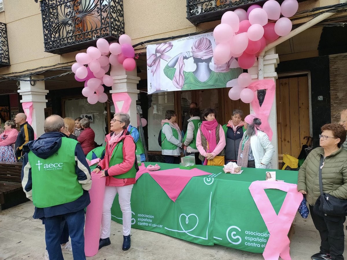 ContraCancerLE's tweet photo. Desde ContraCancerLE  y en particular la J.L. de La Bañeza queremos agradecer todas las muestras de implicación y solidaridad. Gracias por estar un año más a nuestro lado. 
#ElRosaEsMásQueUnColor #ccleon #contraelcancerleon https://t.co/UVBldA0s9E