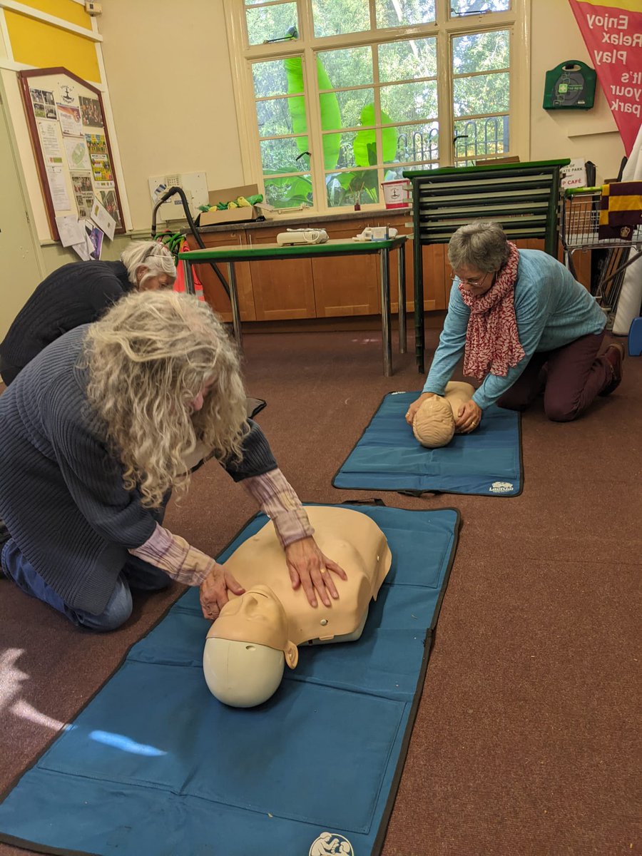 CommunityWorcs's tweet photo. Cripplegate Park friends, bowlers and staff were trained in CPR and how to use the park defibrillator. 
Thanks to Community First Responders, they will all feel a little more confident should an emergency arise... fingers crossed that never happens!  😇
#cripplegatepark https://t.co/79JF95Z2wn