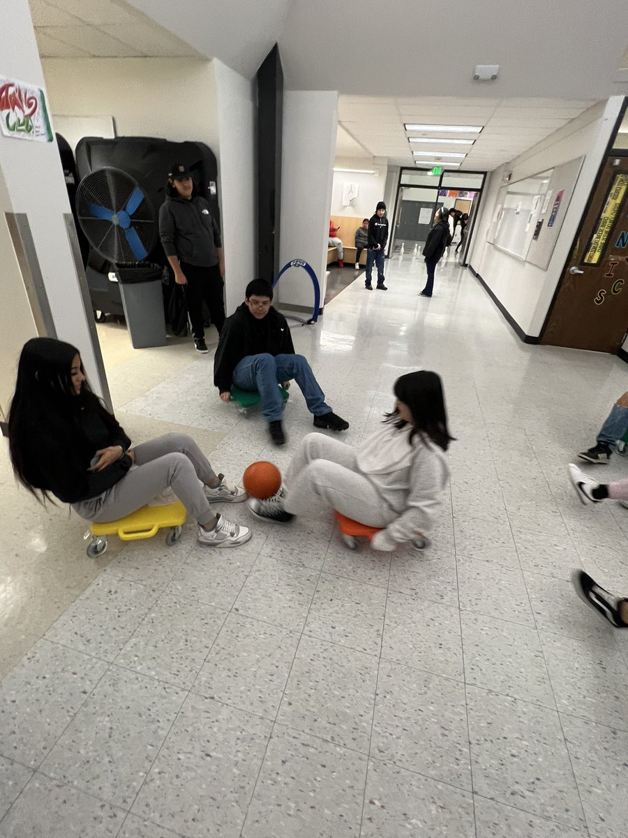 hollywells21's tweet photo. Hallway soccer games I full effect. TY #physed family for ideas. My HS Kiddos are having a blast and implementing soccers skills & strategy as the play. #nogymnoproblem #noequipmentnoproblem #ThePEDen #peteacher #wegotthis #constructionzone https://t.co/lfx7m5cvCy