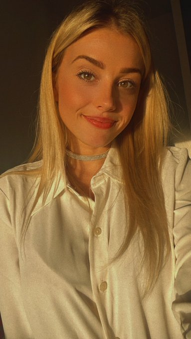 Good evening twitter friends 😘   https://t.co/ZoAg9L65Mw https://t.co/36I6LHn9n7<a href="/tag/tgif"class="tags"><span>#tgif</span></a><a href="/tag/grabthebullbytheballs"class="tags"><span>#grabthebullbytheballs</span></a>