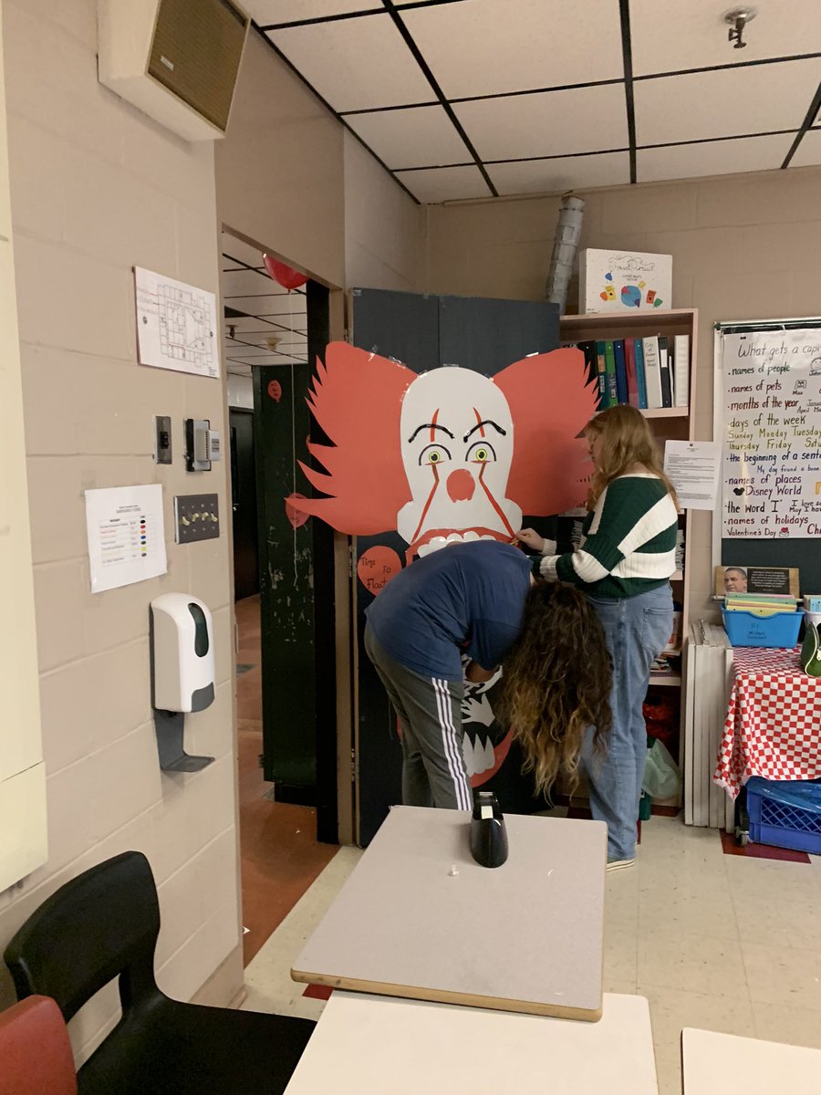 PickupMrs's tweet photo. @BretonEdCentre  middle school students were in Halloween spirit decorating classroom doors today. https://t.co/Lln1iNkdj5