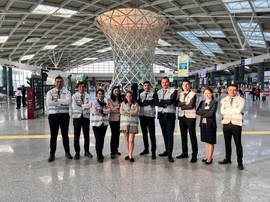 Ask.me #BanaSoruSor Ekibiyle Heycanlı, Güzel,Motivasyonu Yüksek  Bir Gün Geçirdik.#adb #tav #izmir