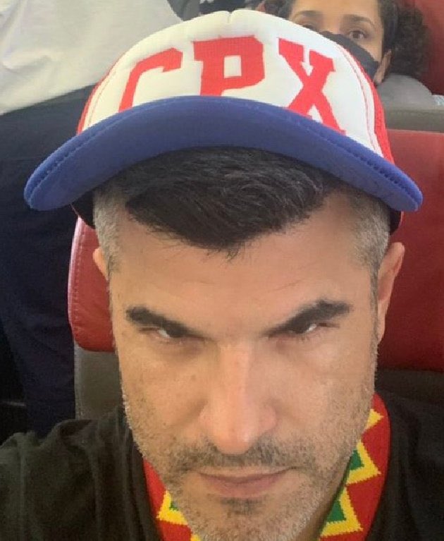 EdRaposo_'s tweet photo. O pior não é a foto, é a cara de quem acha que tá arrebentando 🤦🏻‍♂️ https://t.co/hAFbo4iKvg