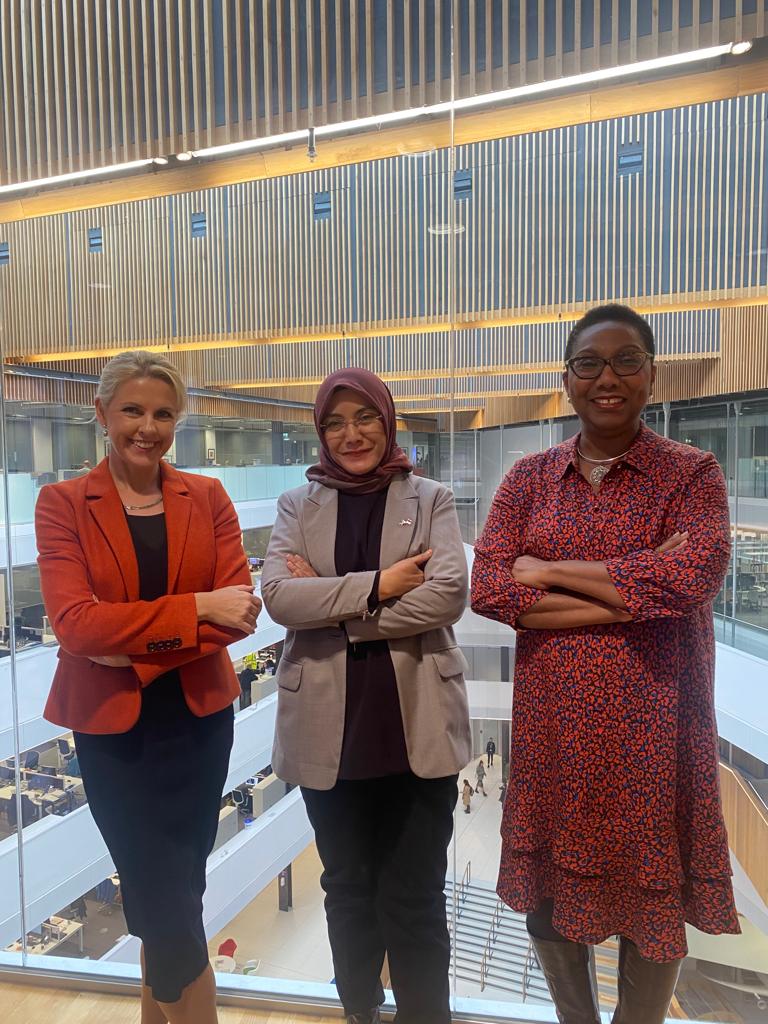 "TVET Education should not be a second choice" Ibu Kiki Yuliati, Director General Vocational Education <a href="/Kemdikbud_RI/">kemdikbud go id</a> shares insights from the #SkillsforProsperity Programme with <a href="/AliciaH_1/">Alicia Herbert OBE</a> at the inspirational <a href="/CofGCollege/">City of Glasgow College</a> City Centre Campus