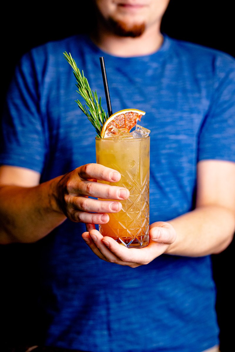 BlackTorRum's tweet photo. Who’s making rum punch this Halloween? Perfect for parties! 

#rum #party #rumpunch #halloween https://t.co/z3XPs4oH17