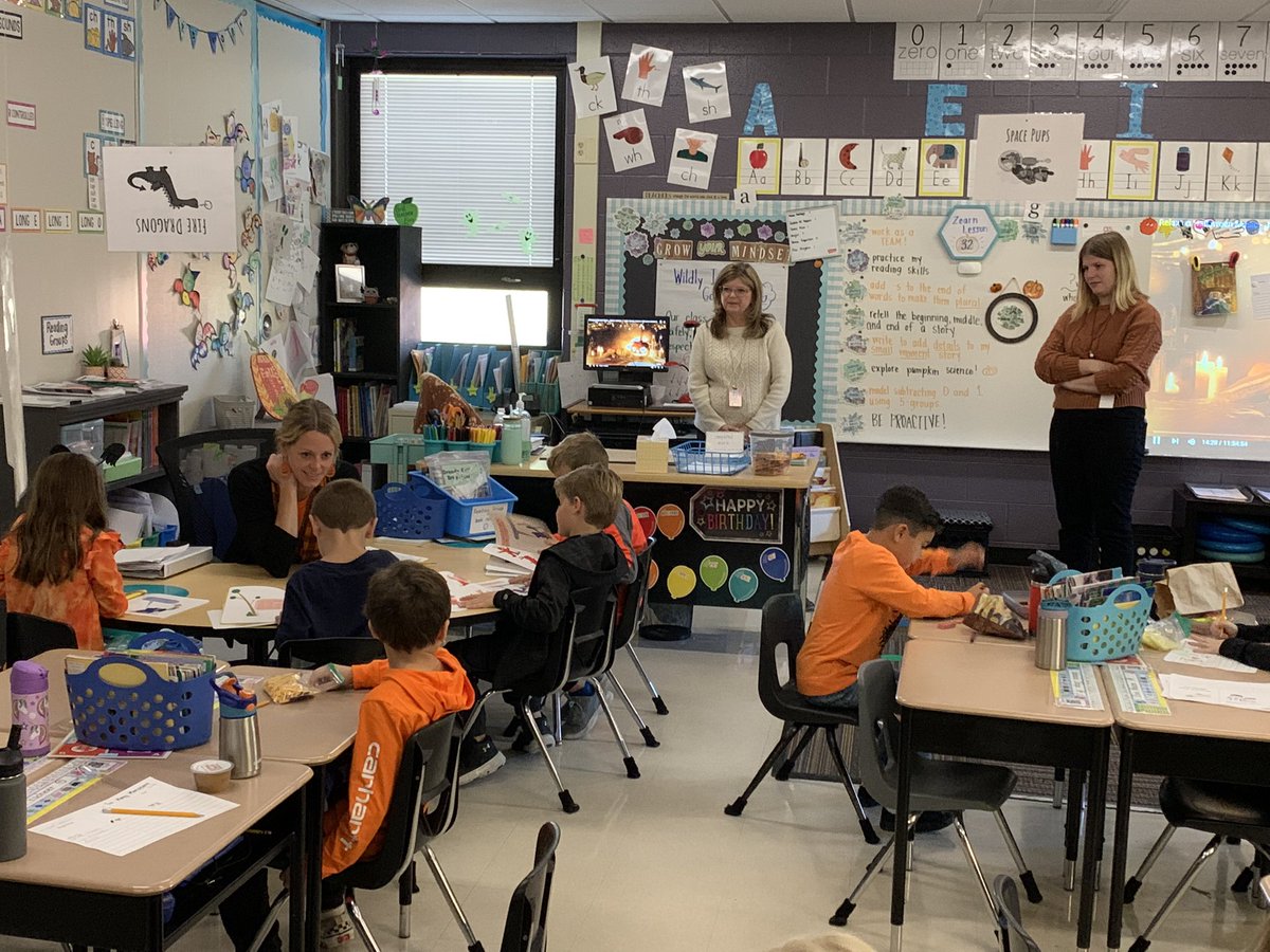 Rob_Murray3's tweet photo. Outstanding targeted instruction model lesson! Best part, other teachers got to see it live! #learningtogether @HasseAndrea @nmkaczmarczyk @jmcfarlane19 @RomeoSupt https://t.co/CsK63g4NOC
