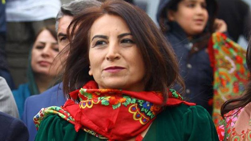 OGK_Kurdistan's tweet photo. ATK'nın "hapishanede kalamaz" raporu verdiği #AyselTuğluk  tahliye edildi.
Kadın özgürlük mücadelemiz tüm kadınlar özgürleşene kadar devam edecek. Jin Jîyan azadi! https://t.co/2iV0agfISN