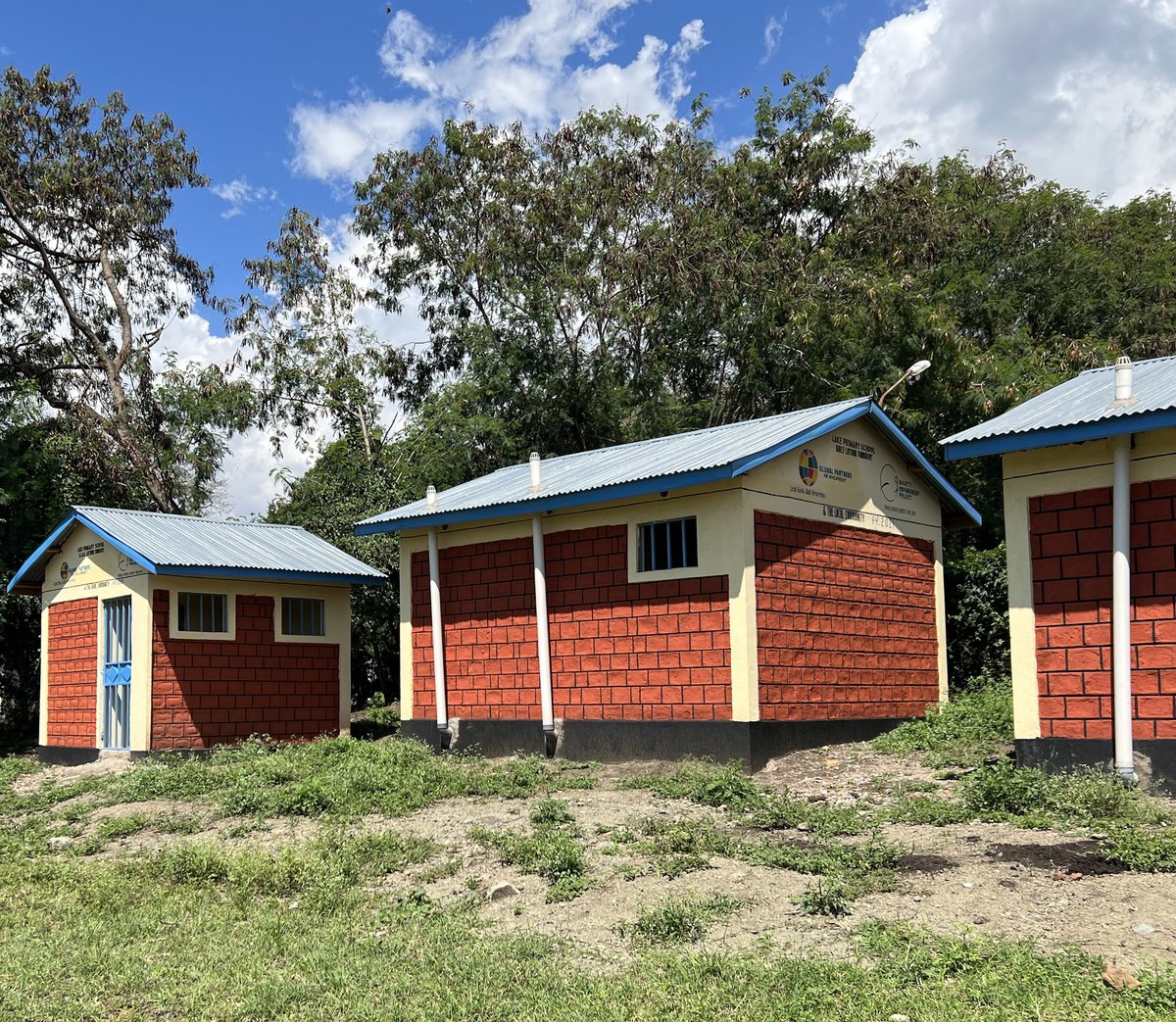 GPFDev's tweet photo. Lake Primary is a school serving 1,100 students located in Homabay town in Kenya. After recent renovations, the school saw needs that remained, so the local government partnered with #GPFD. We proposed and built 4 latrine blocks.
#CommunityLedDevelopment #nonprofit #philanthropy https://t.co/I3OTLpmGZ5