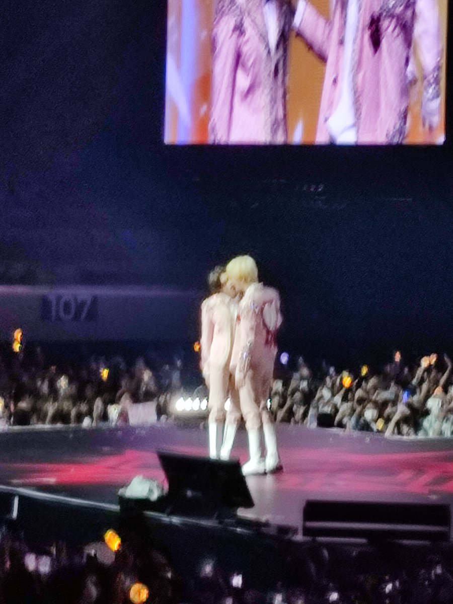 yeontaehoe's tweet photo. What did i even capture
#ACTLOVESICKinMANILA #TOMORROW_X_TOGETHER_Manila #TXTInManila
#GettingLovesickinMNL https://t.co/NRHytHyOMD