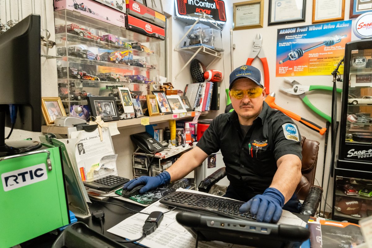 CoronaPandB's tweet image. Taking the time to research repair methods, technical service bulletins, and industry standards is just as important as the work performed under the vehicle. Let us know if there's anything we can help you with today! #AutoBodyWork #AutoPainting #HoustonAuto #CoronaPaintAndBody