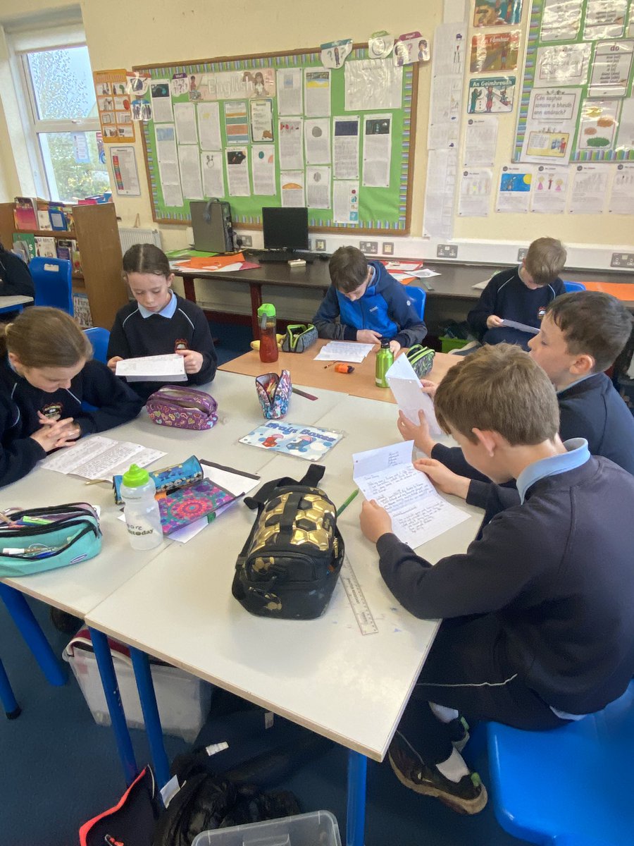 lhorerns's tweet photo. The boys and girls were very keen to find out all about their penpals from 4th class in @StLouisSPS. A special thanks to their teacher @MrKinsellaRNS ππΌ
We cannot wait to reply back to you all!! π€βπΌπ #penpalwriting @RathnureNS https://t.co/qIXwWC1ByK