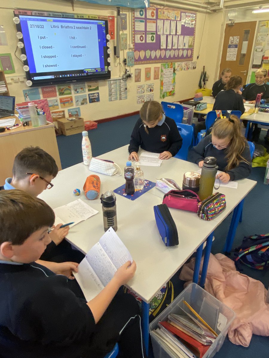 lhorerns's tweet photo. The boys and girls were very keen to find out all about their penpals from 4th class in @StLouisSPS. A special thanks to their teacher @MrKinsellaRNS ππΌ
We cannot wait to reply back to you all!! π€βπΌπ #penpalwriting @RathnureNS https://t.co/qIXwWC1ByK