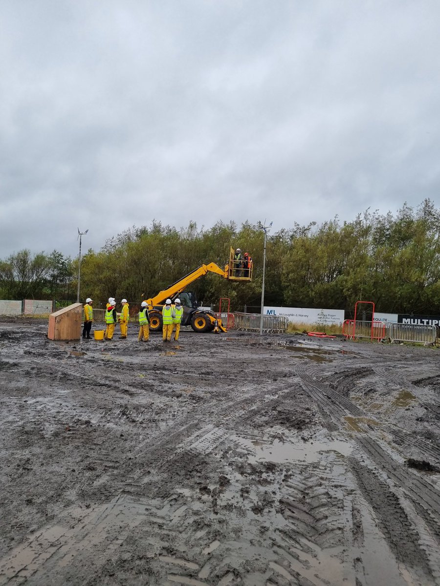 DYWStMungos1's tweet photo. @StMungosFalkirk @DYW_ForthValley fantastic to see pupils on Site today completing their wind turbine. Pupils delivered the project on time and in budget. A great learning experience. @FalkirkHigh @DennyHighSchool https://t.co/tZuxmoTWEw