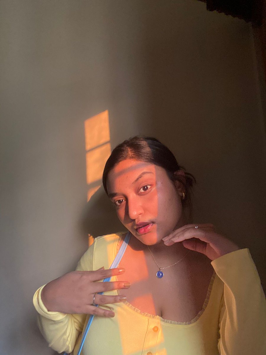 i now live in a place where the Sun shines pretty🥺🤌