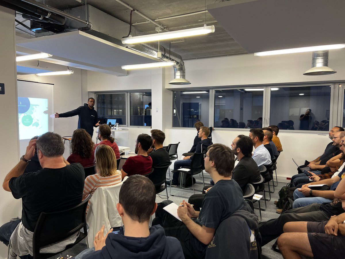GuiF_OVH's tweet photo. Le nouveaux #meetup @OVHcloud_FR  commence à Bordeaux avec Wilfried Roset et @alainphm https://t.co/ZD91xFGUYW