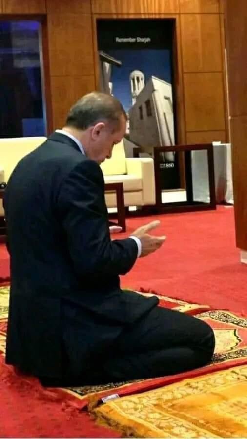 Sen Çivisi Çıkmış Bu Dünyanın Duvara Asılmış En Güzel Fotoğrafsın ERDOĞAN MİLLİ İRADEDİR @Turan_Ordusu53