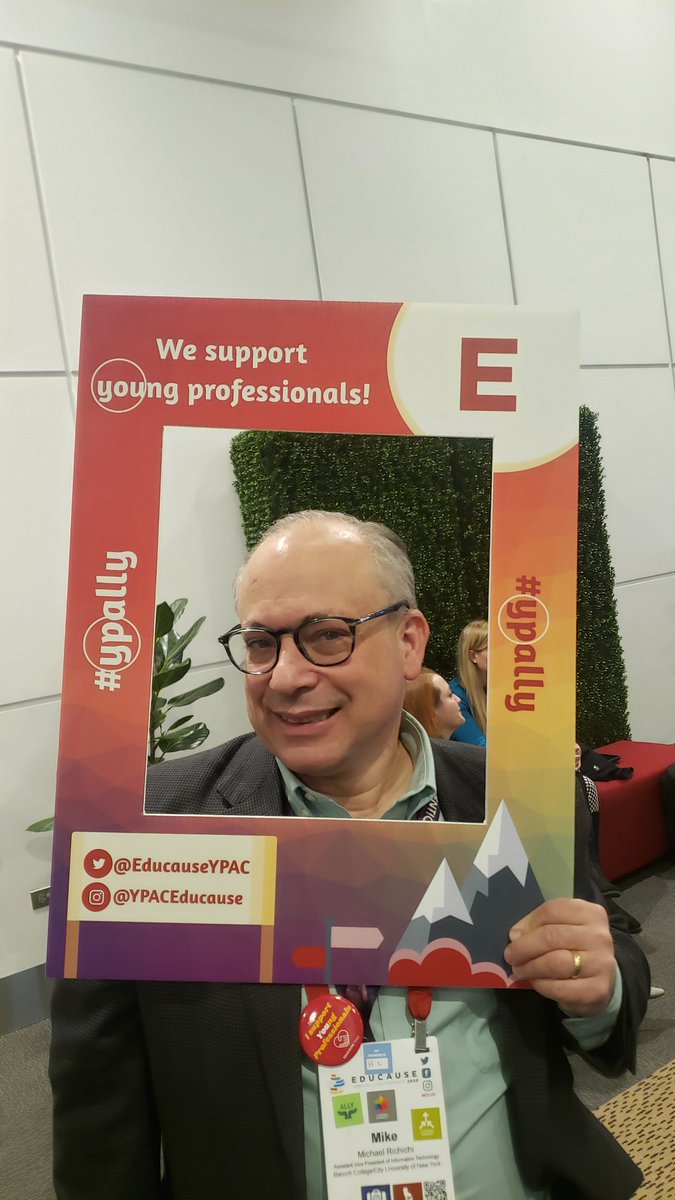LeadByValues's tweet photo. Look who visited the  #youngprofessionals #YPHub 
#YPAlly #EDU22
Thank you for your support @amichaelberman 
@davidseidl @chairthrower 
@EducauseYPAC @educause #EDU22 https://t.co/M1ZNGzOdWC