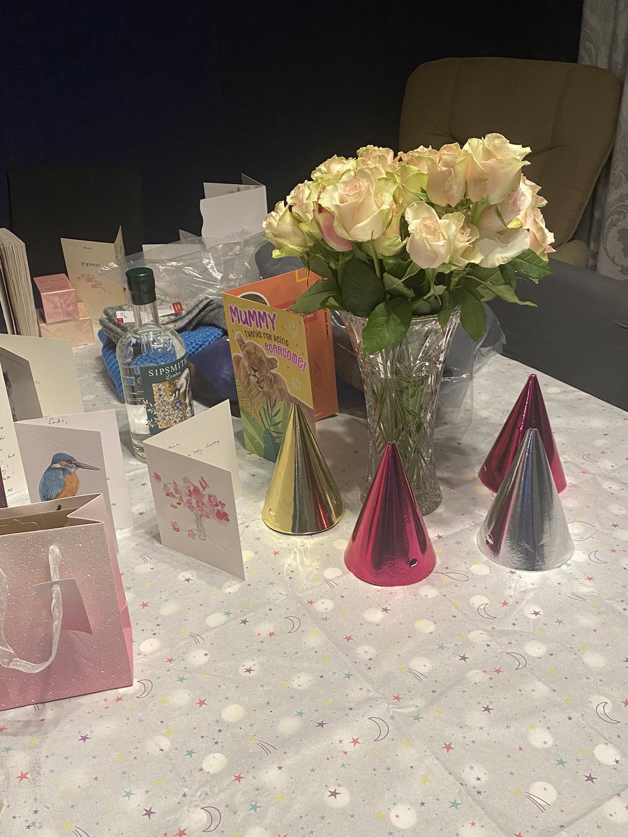 sabinam27's tweet photo. Thank you to everyone who made my very poorly and rubbish birthday a bit more cheerful. Extra special thanks to @MrsDaulman for brightening my day with roses 💐 https://t.co/4mjDCfgbzF
