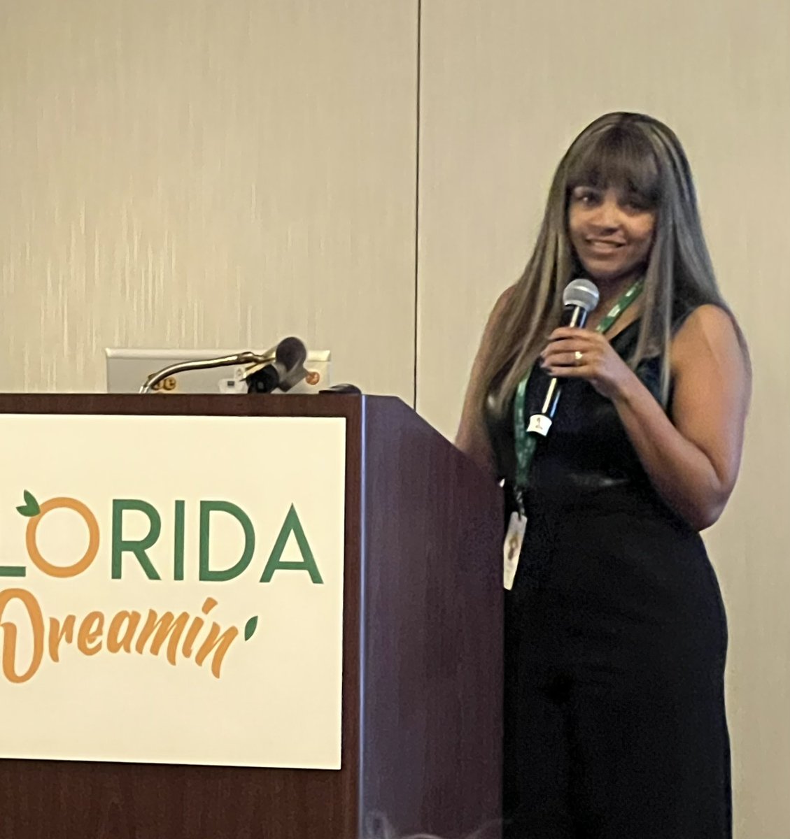 Enjoying a fabulous presentation from @KanderConsult’s content and social media manager @sprieto37 on finding a fit in the Salesforce ecosystem! @dreamin_florida #FLD22 #TrailblazerCommunity