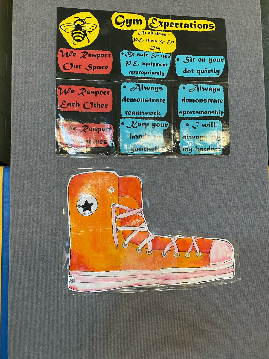 5th grade artist Adriana reminding our abejitas to wear their sneakers on <a href="/APSKEYPE/">Key P.E. Team</a> days! We love our new gym floor and want to take great care of it. #somoskey <a href="/arteescuelakey/">Arte Escuela Key</a> <a href="/KeyPta/">KeyPTA</a>