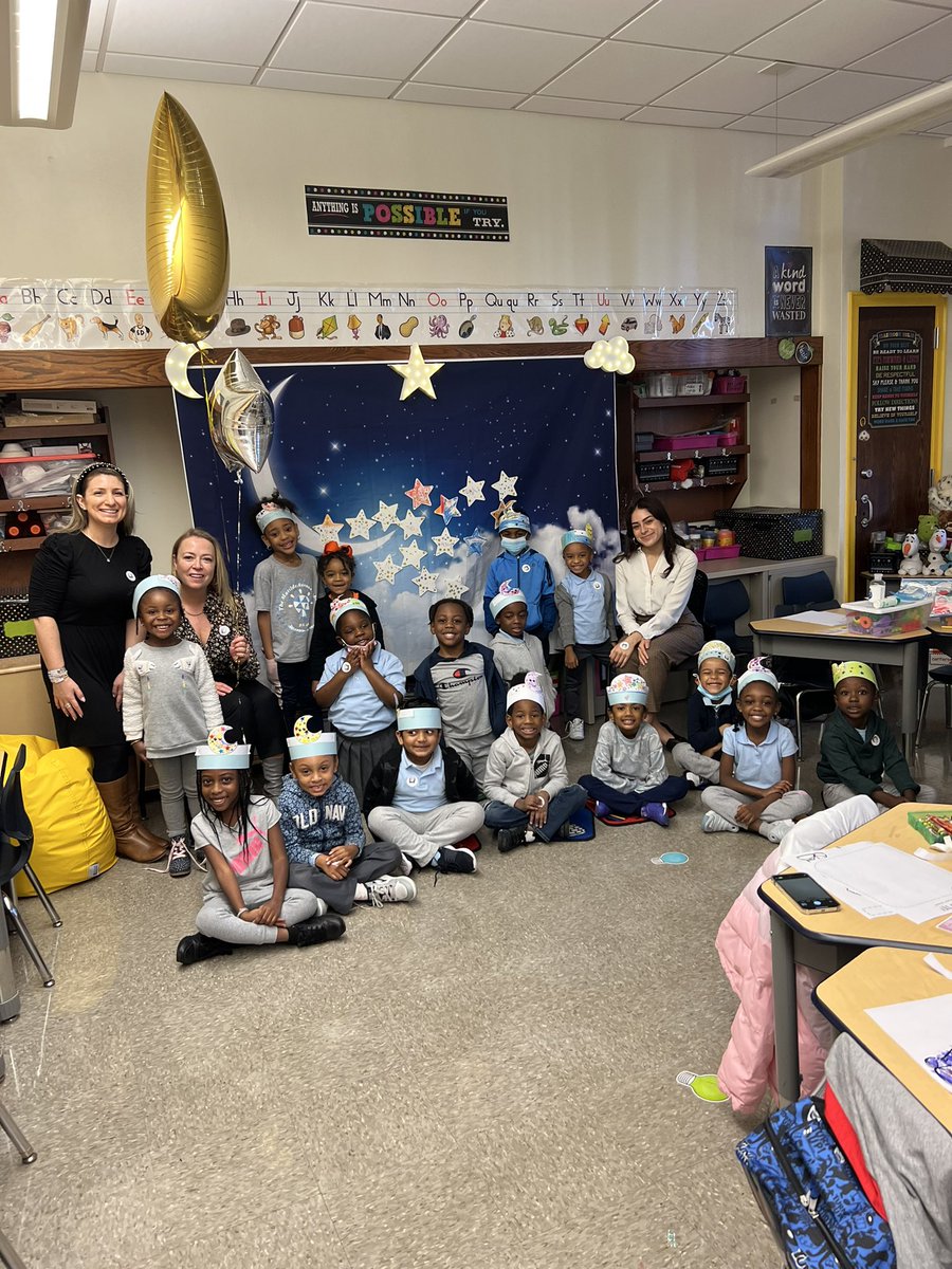 JDean2183's tweet photo. It’s Read for the Record Day. We are so LUCKY one of @Jumpstartkids National Board of Directors @l_almon came to read @ps483matilda. Thank you @seyfarthshawLLP @SeyfarthGiving for donating books to ALL of our students @mariacioffi12 @SamYoung610  @cristinevaughan @District11BX https://t.co/YX6NFbdJ73