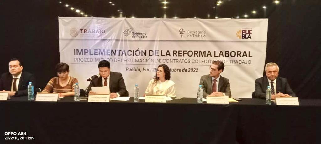El Secretario General de la Federación de Trabajadores de la <a href="/CTMPuebla/">CTM_FTPuebla</a>, @LeobardoSoto, estuvo presente en el evento de "Implementación de la Reforma Laboral" en el estado, en donde coincidió con @LuisaAlcade, Titular de la <a href="/STPS_mx/">STPS México</a>. 

¡Unidad y Trabajo!