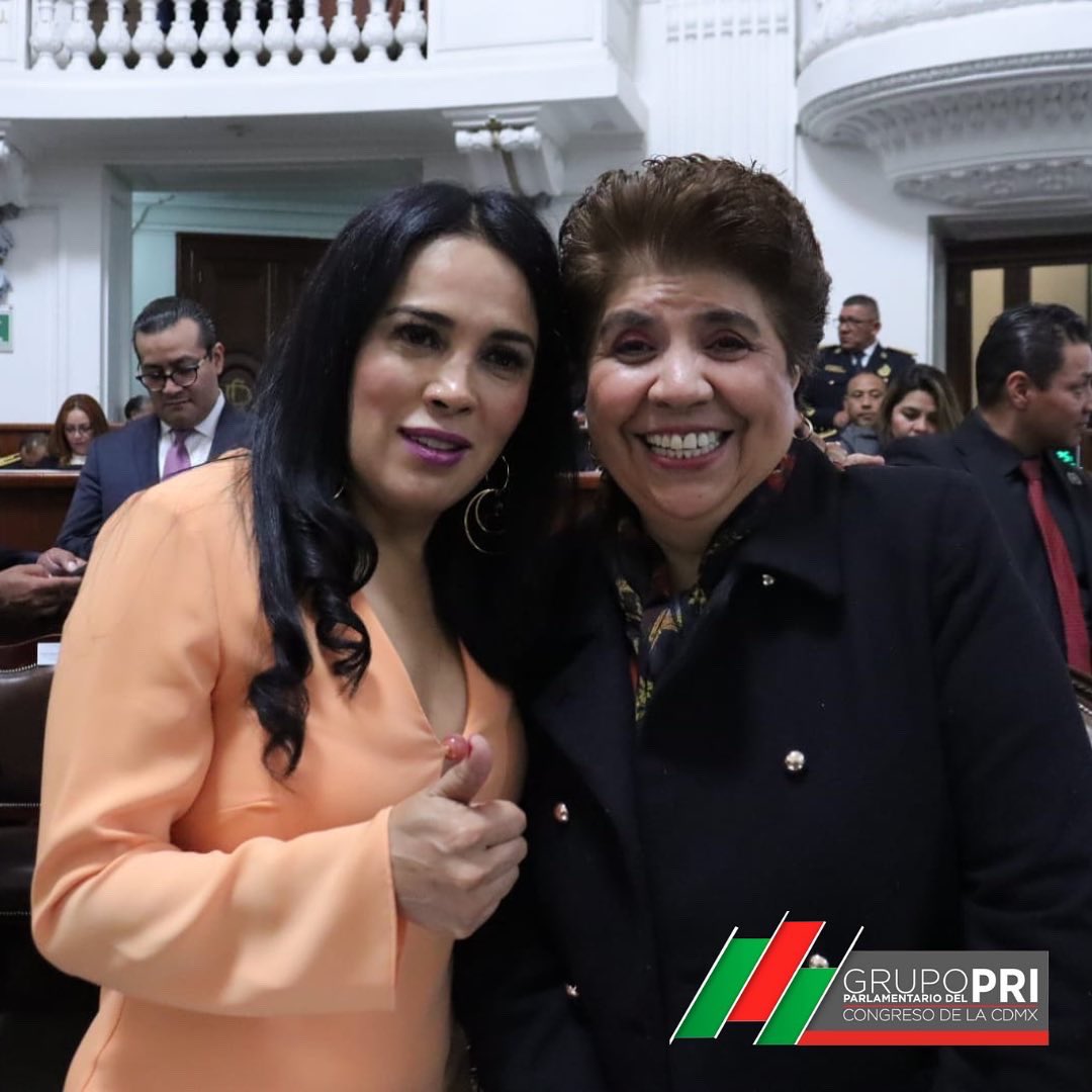 gp_pricdmx's tweet photo. Los diputados del #gppricdmx presentes en la Sesión de Comparecencia de @OHarfuch quien responde los cuestionamientos hechos en el @Congreso_CdMex
#delmanoconlagente https://t.co/dduL5GqS8t