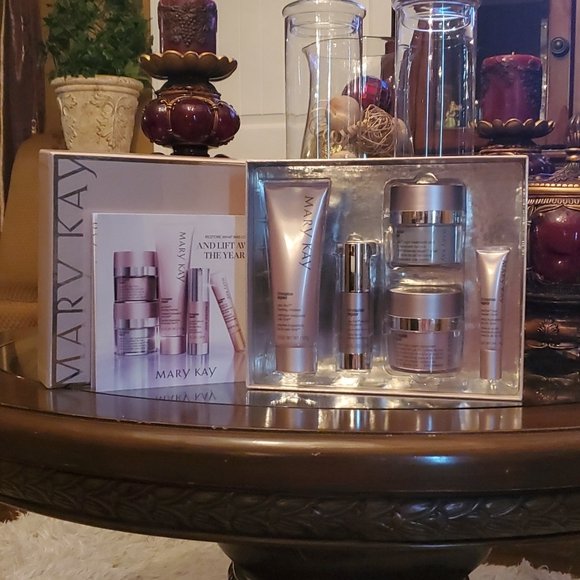 funpoppintags's tweet photo. So good I had to share! Check out all the items I'm loving on @Poshmarkapp from @Perlabeauty5 #poshmark #fashion #style #shopmycloset #uspoloassn #marykay #woolrich: https://t.co/EicGPhS9pF https://t.co/LyYs0sEQwO