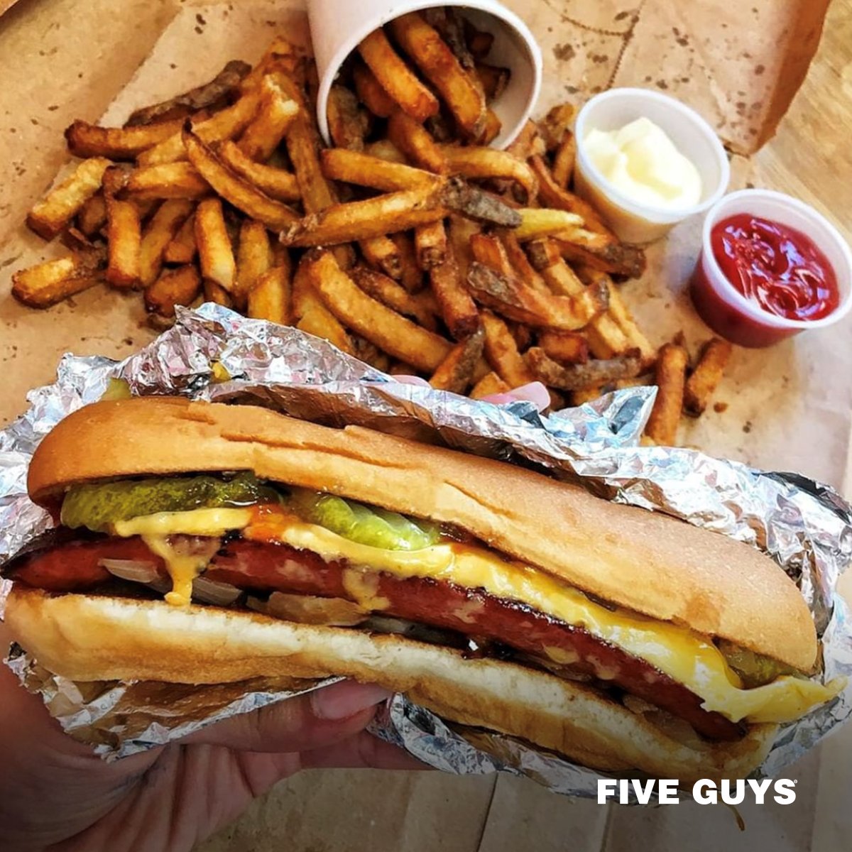 What toppings do you add to your Hot Dog? (📸: foodianne Instagram)
Quelles garnitures ajoutez-vous à votre hot-dog?