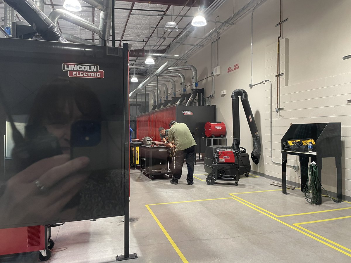 PattyAnnCollins's tweet photo. Our welding program @weareoTECH has got it going on!  @PrincipalPattyC https://t.co/sLBVIuvv0G