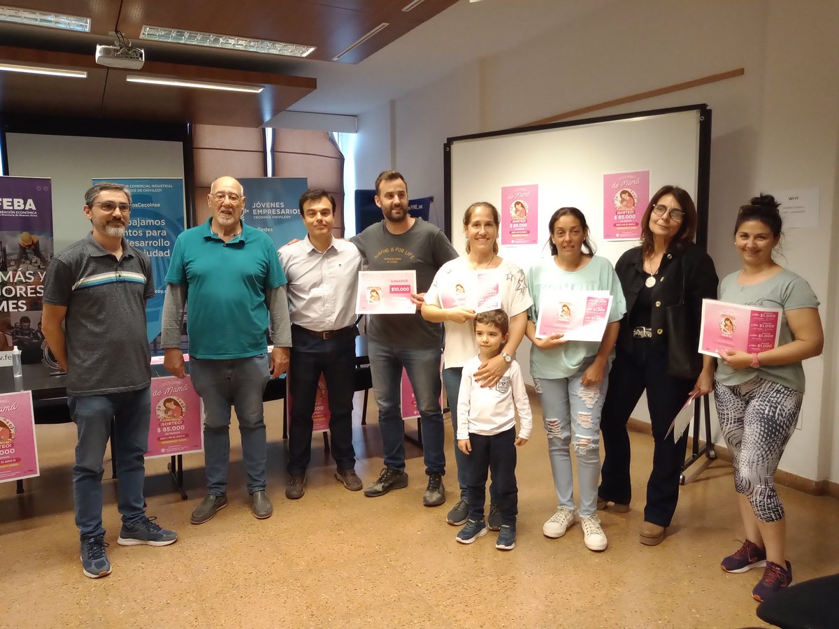 ElTranviaRadio's tweet photo. El @Cecoinse entregó los premios de la acción comercial "Octubre de mamá" https://t.co/qAljkU89JB https://t.co/imHTjYm7T4