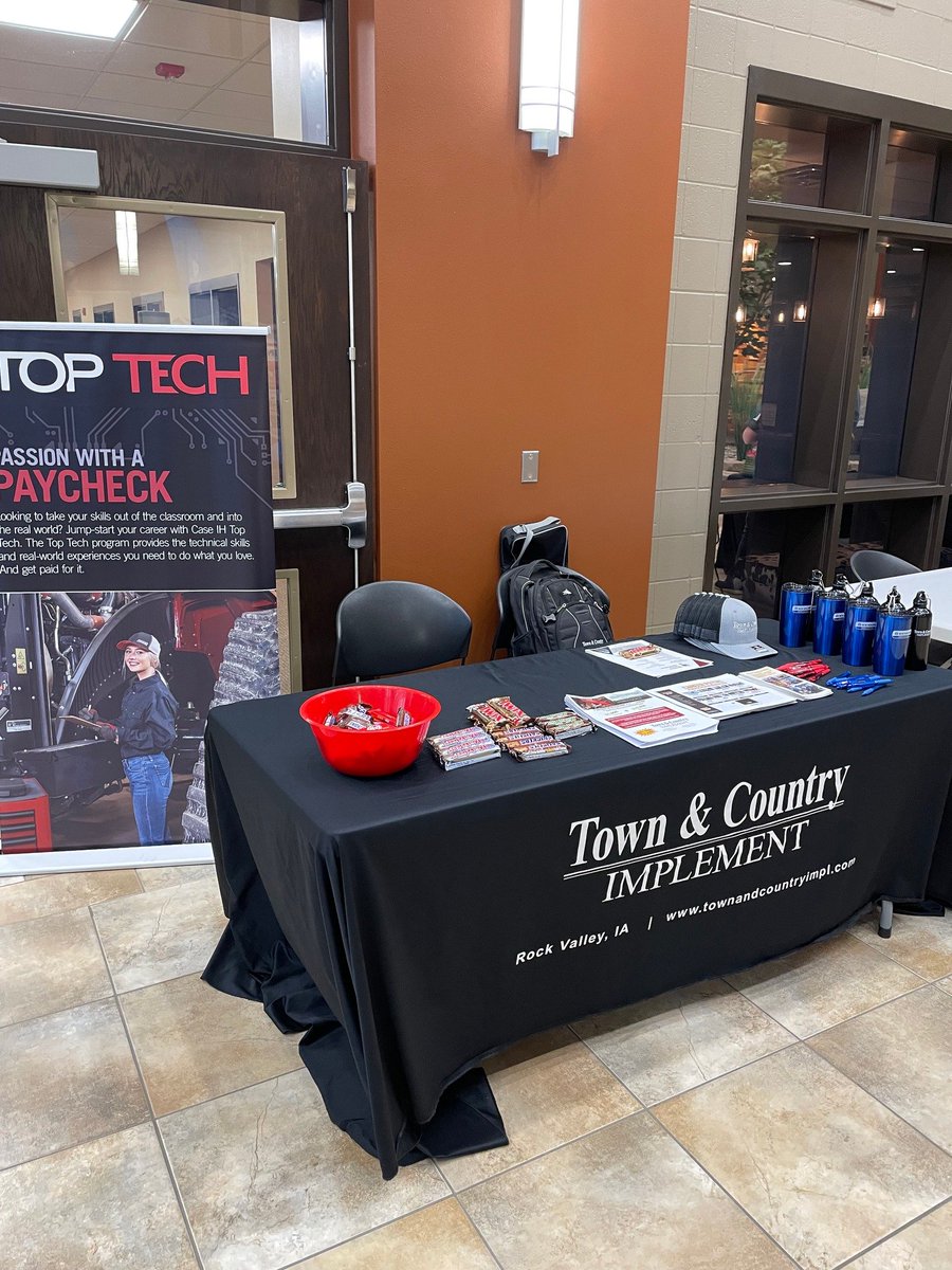 TC_Implement's tweet image. Kevin is manning the booth at @LakeAreaTech this morning! 
We offer our techs scholarships, tool allowance, bonus based off performance + more! Check it out :) #servicetech #tcimplement #lakeareatech #Careers @TC_Implement